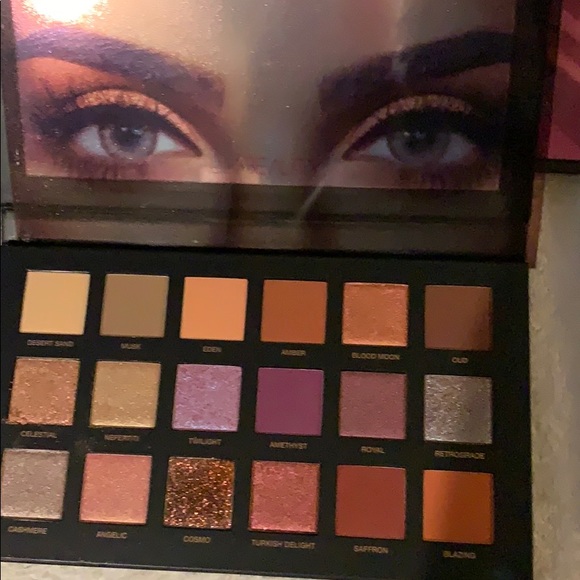 Makeup - Picture 2 of 5